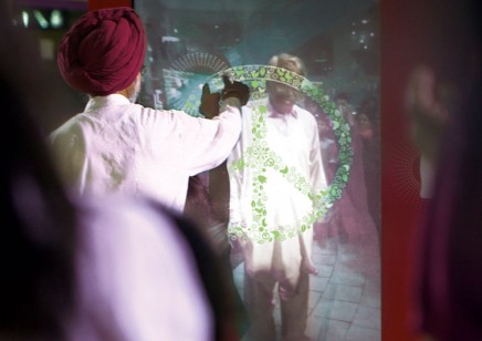 1683001-slide-slide-5-how-coca-cola-used-vending-machines-to-unite-the-people-of-india-and-pakistan